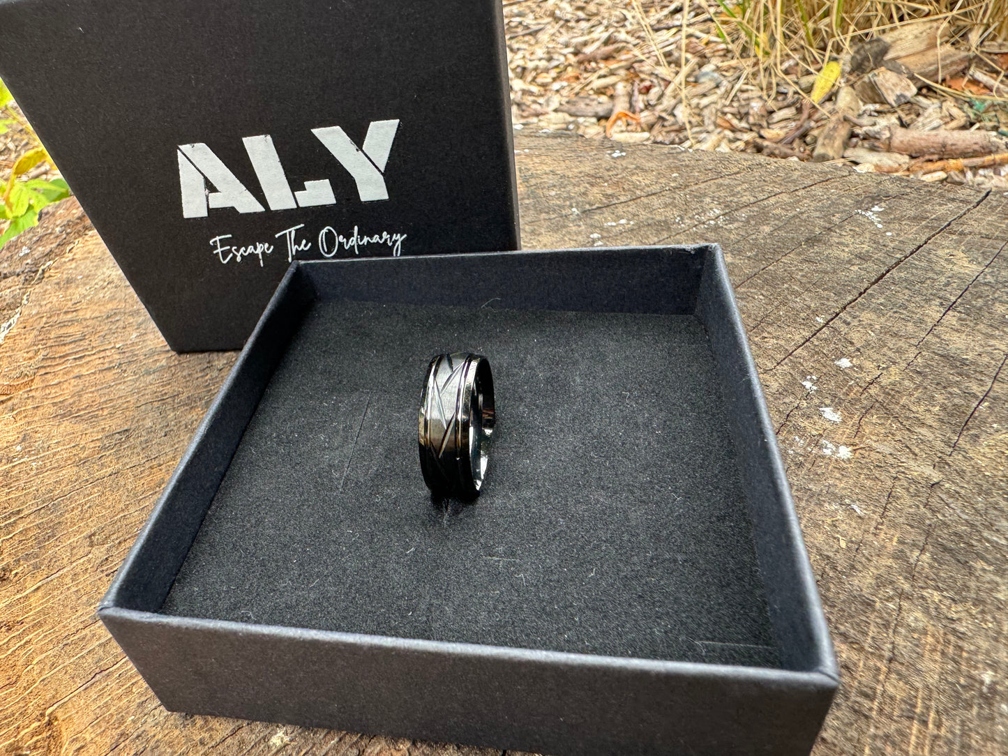 Men's Black Textured Ring – Premium Elegance